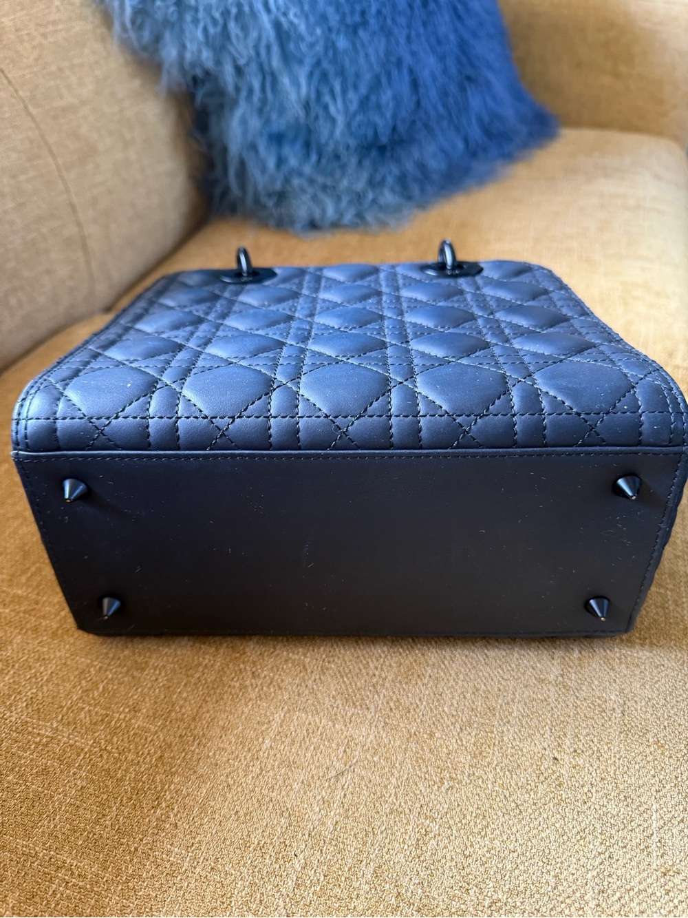 Christian Dior Lady Dior Medium Bag Black Ultramatte Cannage Calfskin pre-owned - Picture 2 of 14